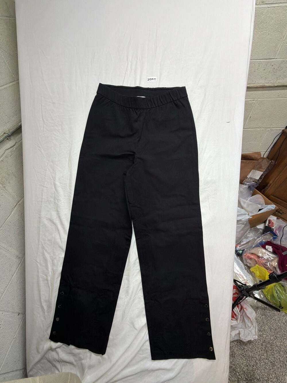 Isaac Mizrahi Live! Pull On Pants Size 10T Black Button Hem
